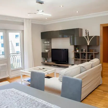 Apartment 8 - 10 Pax - Centro *